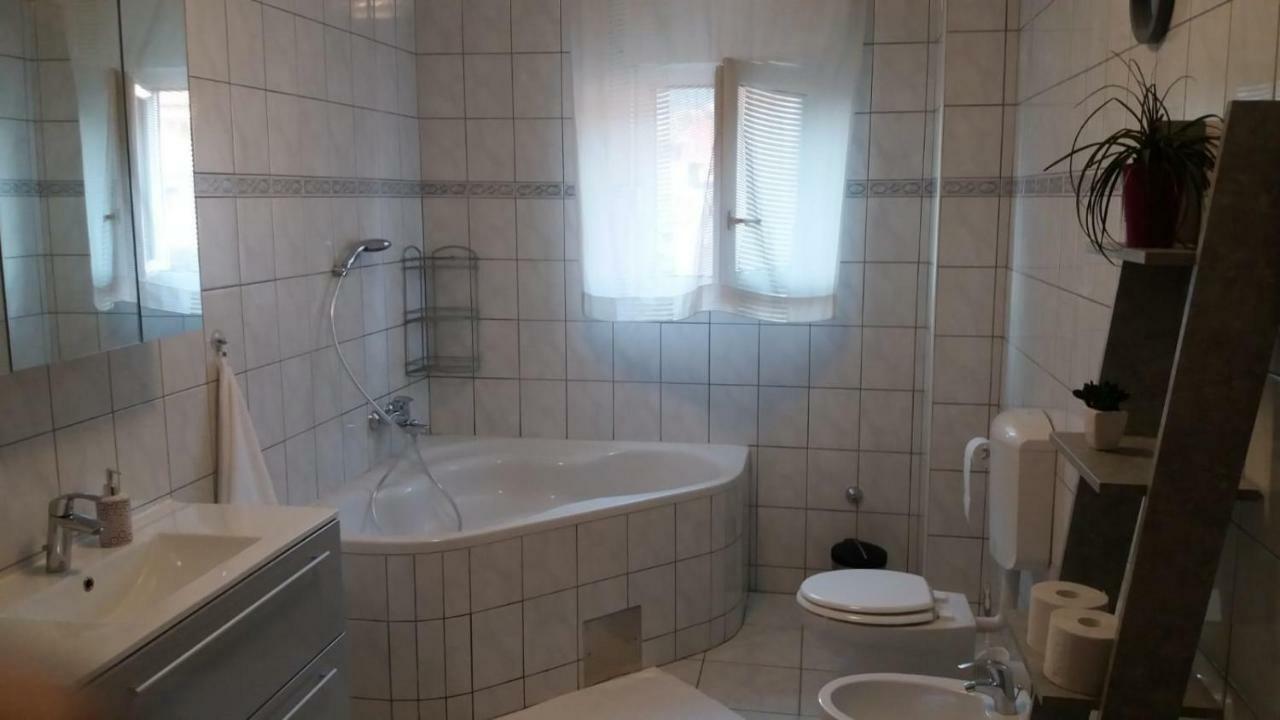 Apartman Teklić Kaštela Zewnętrze zdjęcie